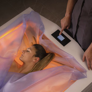 Chromotherapie-Wassermassageliege
