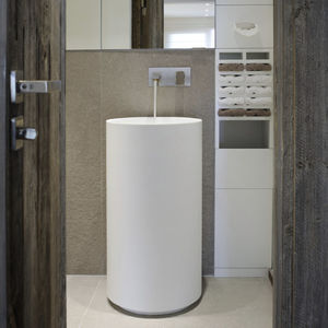 bodenstehendes Waschbecken