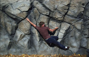 festinstallierte Kletterwand