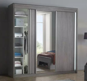 moderner Kleiderschrank