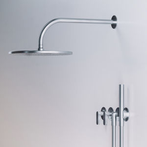 wandmontiertes Duschsystem