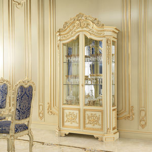 hohes Sideboard