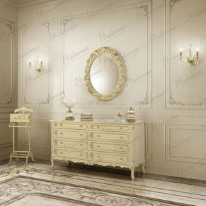 klassischer Chiffonnier