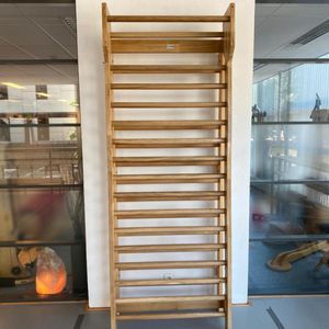 Holzsprossenwand 1