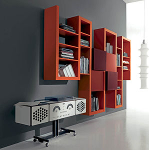 wandmontiertes Bücherregal 1