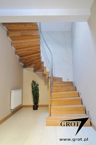 halbgewendelte Treppe