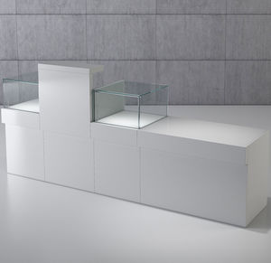 moderne Vitrine 1