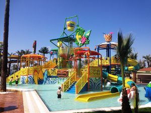 Spielplatzgerät für Aquapark