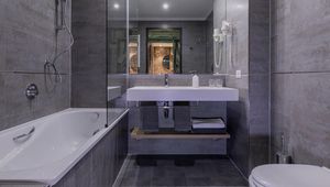 modernes Badezimmer