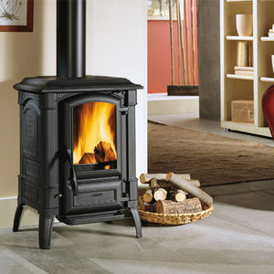 Holz-Kaminofen 1
