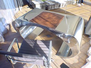 Edelstahl-Schreibtisch / Leder / originelles Design / für Hotels