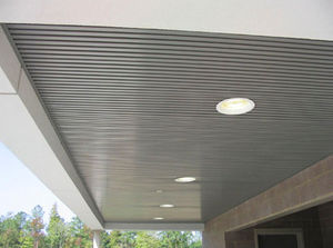 Abgehängte Decke / Metall / in Plattenform / perforiert