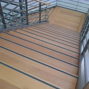 Aluminium-Treppenkante 1