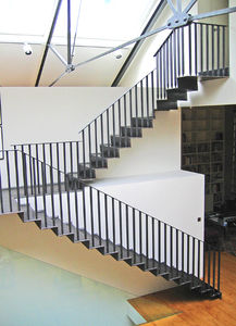 gerade Treppe
