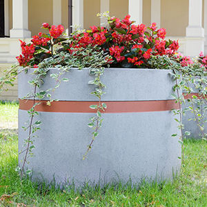 Beton-Pflanzkübel