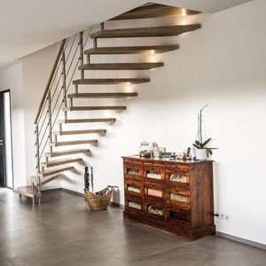 gerade Treppe
