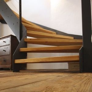 Holzstufe