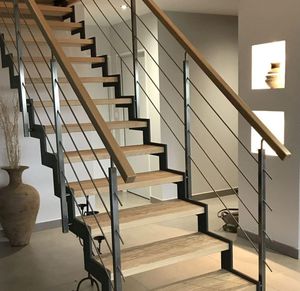 gerade Treppe