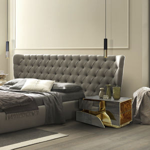 Nachttisch / originelles Design / lackiertes Holz / Messing / rechteckig