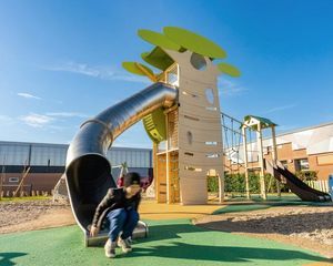 Spielplatzgerät für Kindergarten