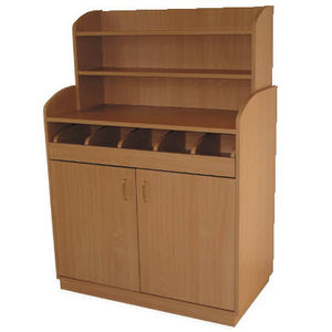 klassischer Geschirrschrank