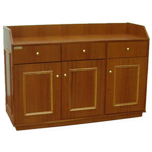 klassischer Geschirrschrank