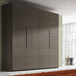 moderner Kleiderschrank 1
