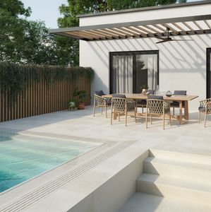 Feinsteinzeug-Poolumrandung 1