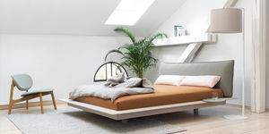 Doppelbett / modern / gepolstertes Kopfteil / Stoff