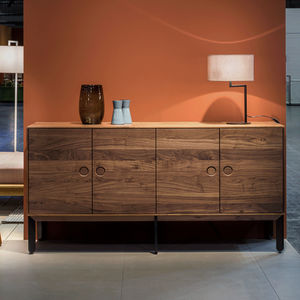 hochbeiniges Sideboard