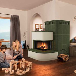 Geschlossene Feuerstelle / Holz / für Ecken / Gusseisen