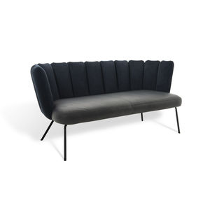 schwarzes Sofa