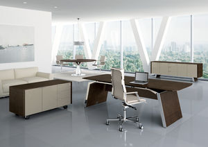 Chefschreibtisch / Holz / modern / Objektmöbel