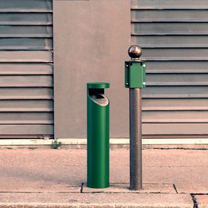 Sockel-Aschenbecher