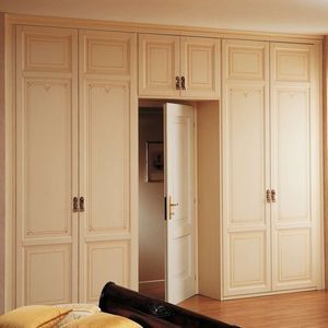 Stil-Kleiderschrank 1