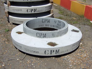 Betonschachtdeckel 1