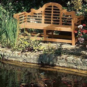 klassische Gartenbank
