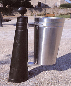 Park-Abfallbehälter / Edelstahl / Gusseisen / modern