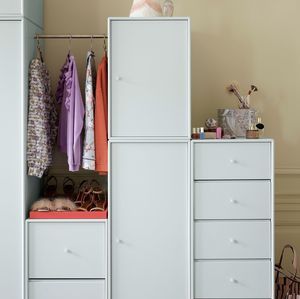 bodenstehendes Ablagemöbel 1