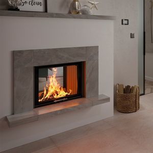 Geschlossene Feuerstelle / Holz