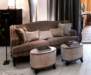 klassisches Sofa