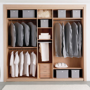 moderner begehbarer Kleiderschrank