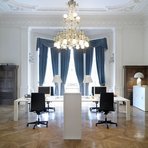 Schreibtisch für Open Space