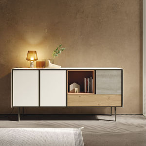 modernes Sideboard / lackiertes Holz / aus Eiche / Glas