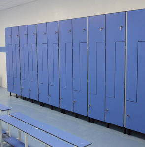 Stahl-Garderobenschrank / für Sportanlagen / für Fuß- und Feuchträume