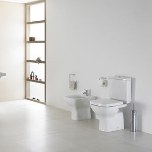 freistehendes WC / Keramik