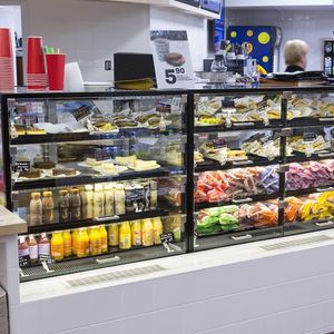 Verkaufskühlvitrine / für Schokoladeartikel / für Konditoreien