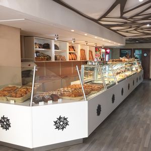 Verkaufskühlvitrine / beleuchtet / für Konditoreien / für Bäckereien