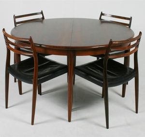 Esstisch / skandinavisches Design