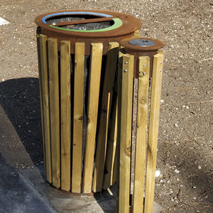 Park-Abfallbehälter / verzinkter Stahl / COR-TEN®-Stahl / Holz